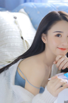 红色机尾